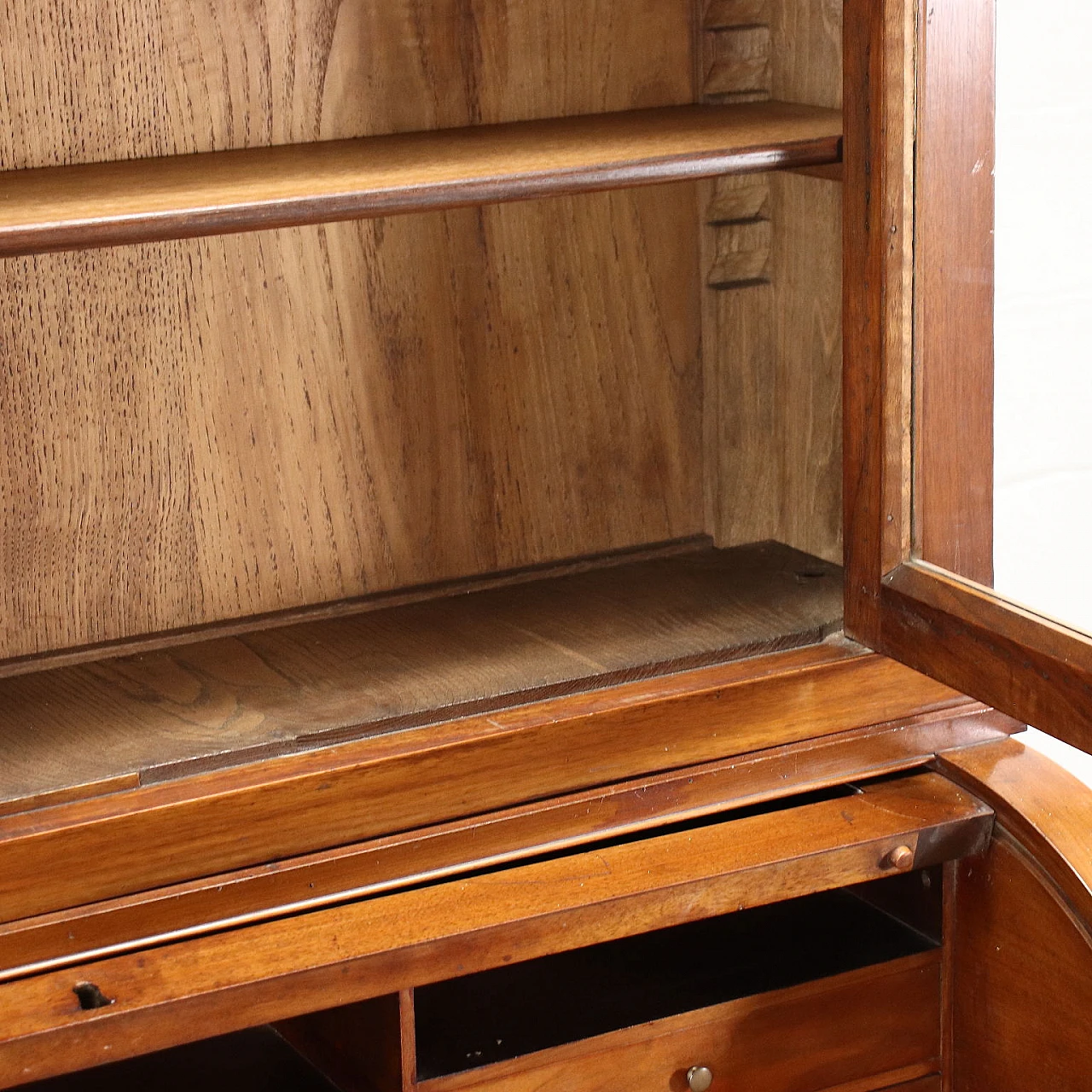 Scrittoio Restaurazione in noce con alzata e piano estraibile, '800 5