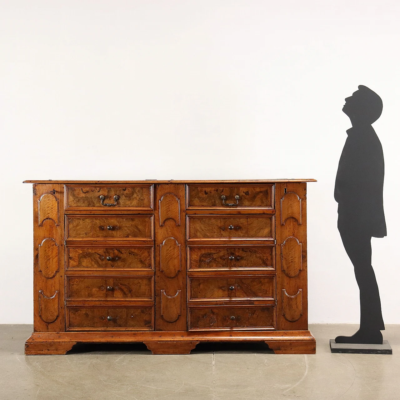 Credenza in noce con piano apribile, '700 2