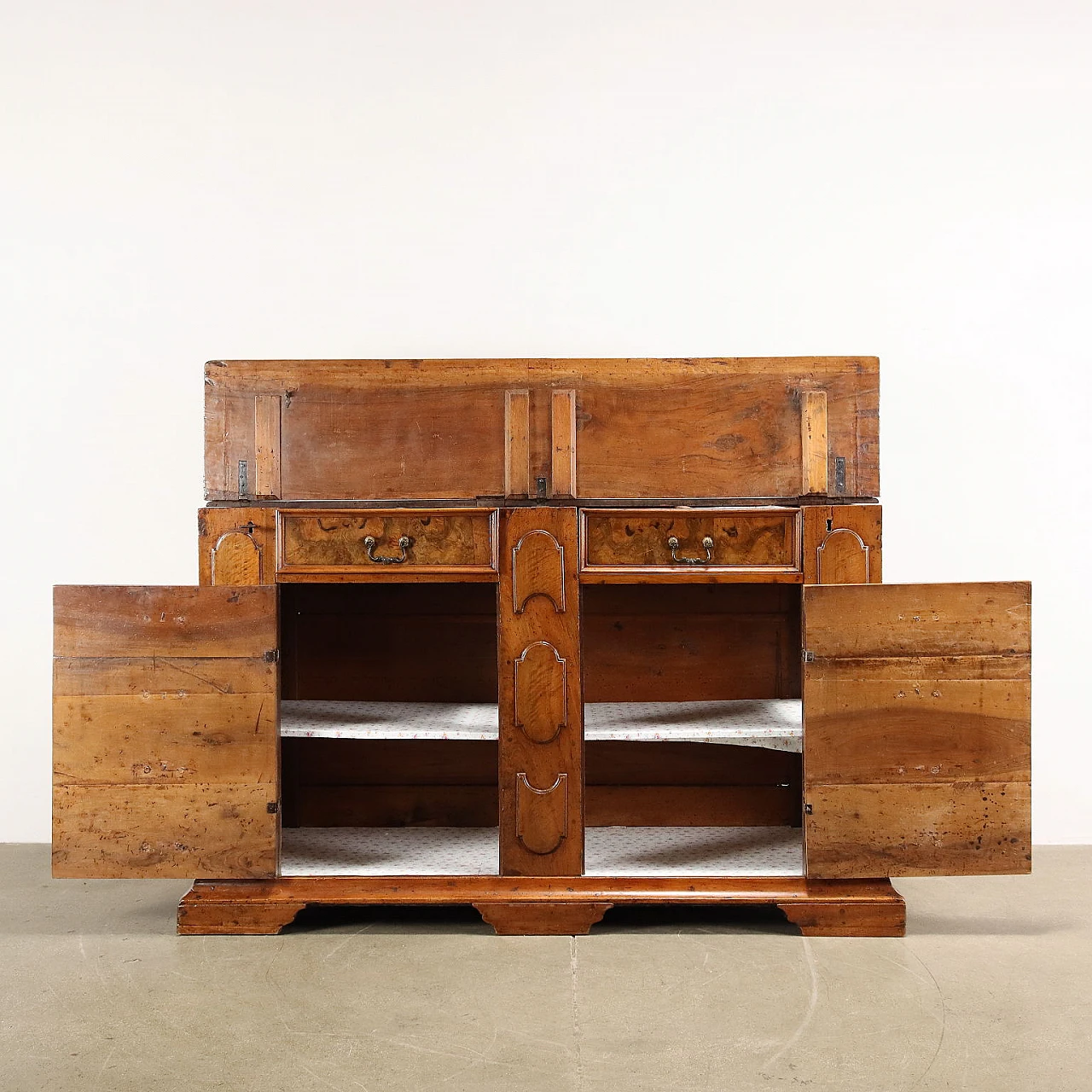 Credenza in noce con piano apribile, '700 3