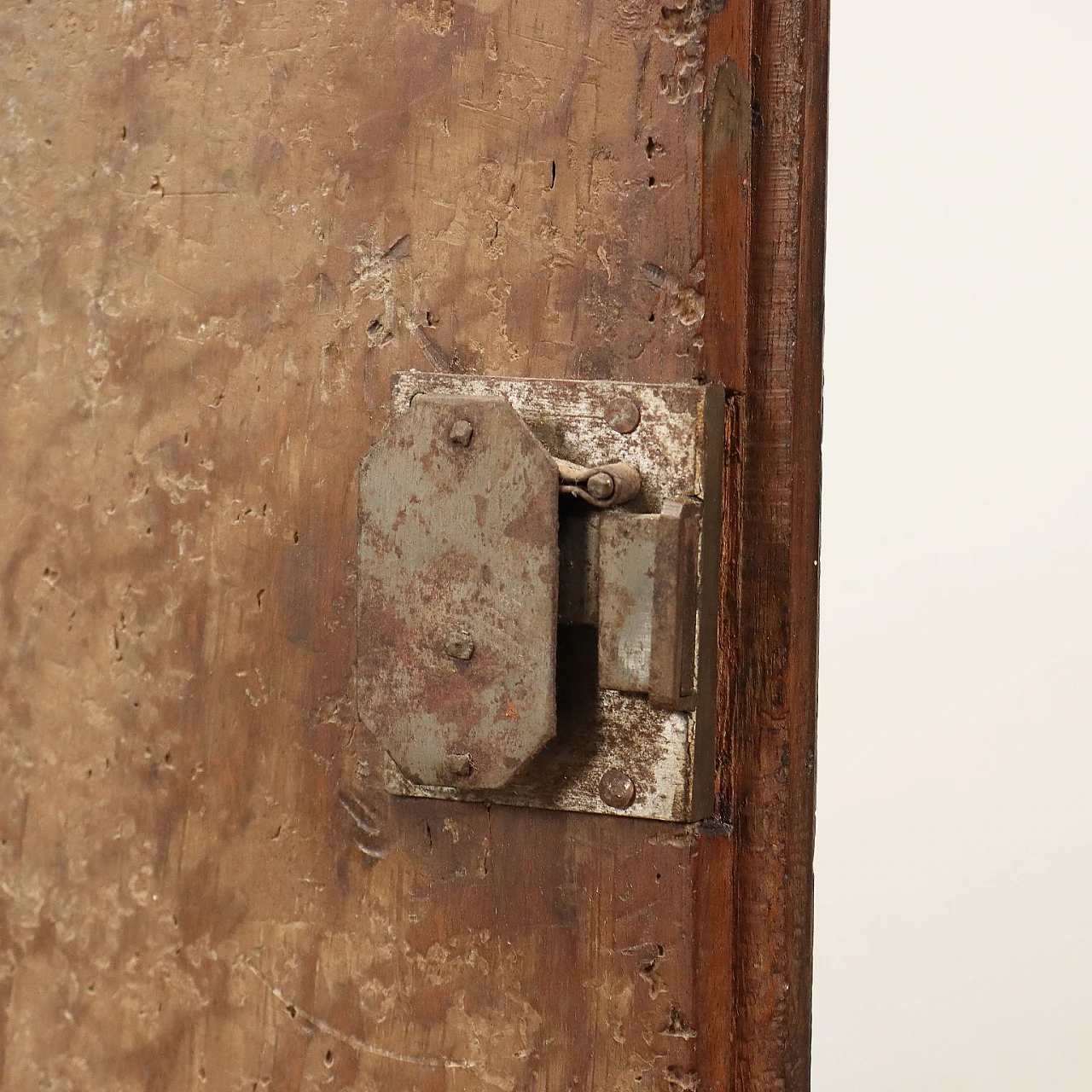 Walnut sideboard with removable riser and shelf feet 8