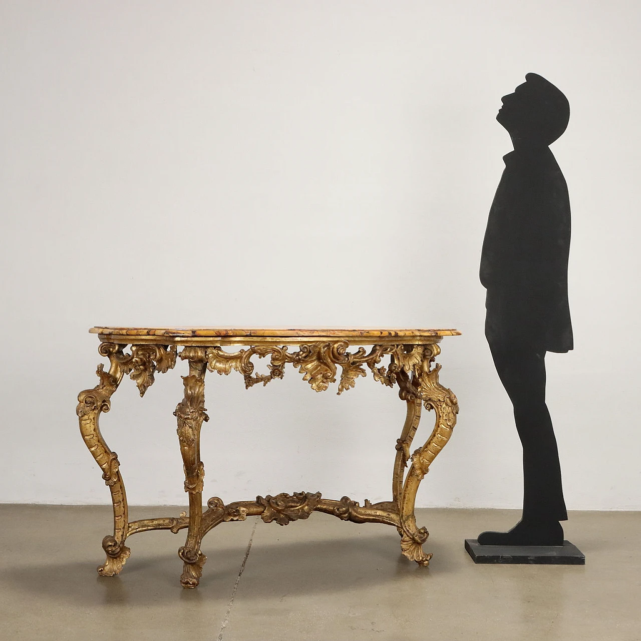 Baroque console table in carved and gilded wood, mid-18th century 2