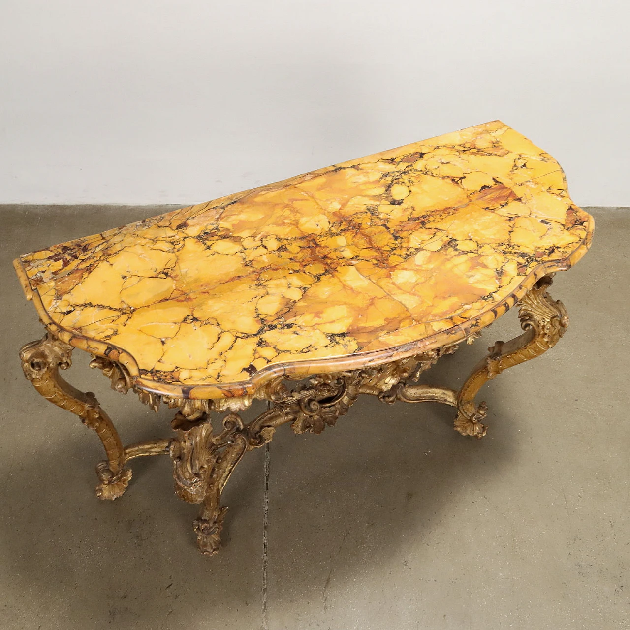 Baroque console table in carved and gilded wood, mid-18th century 3
