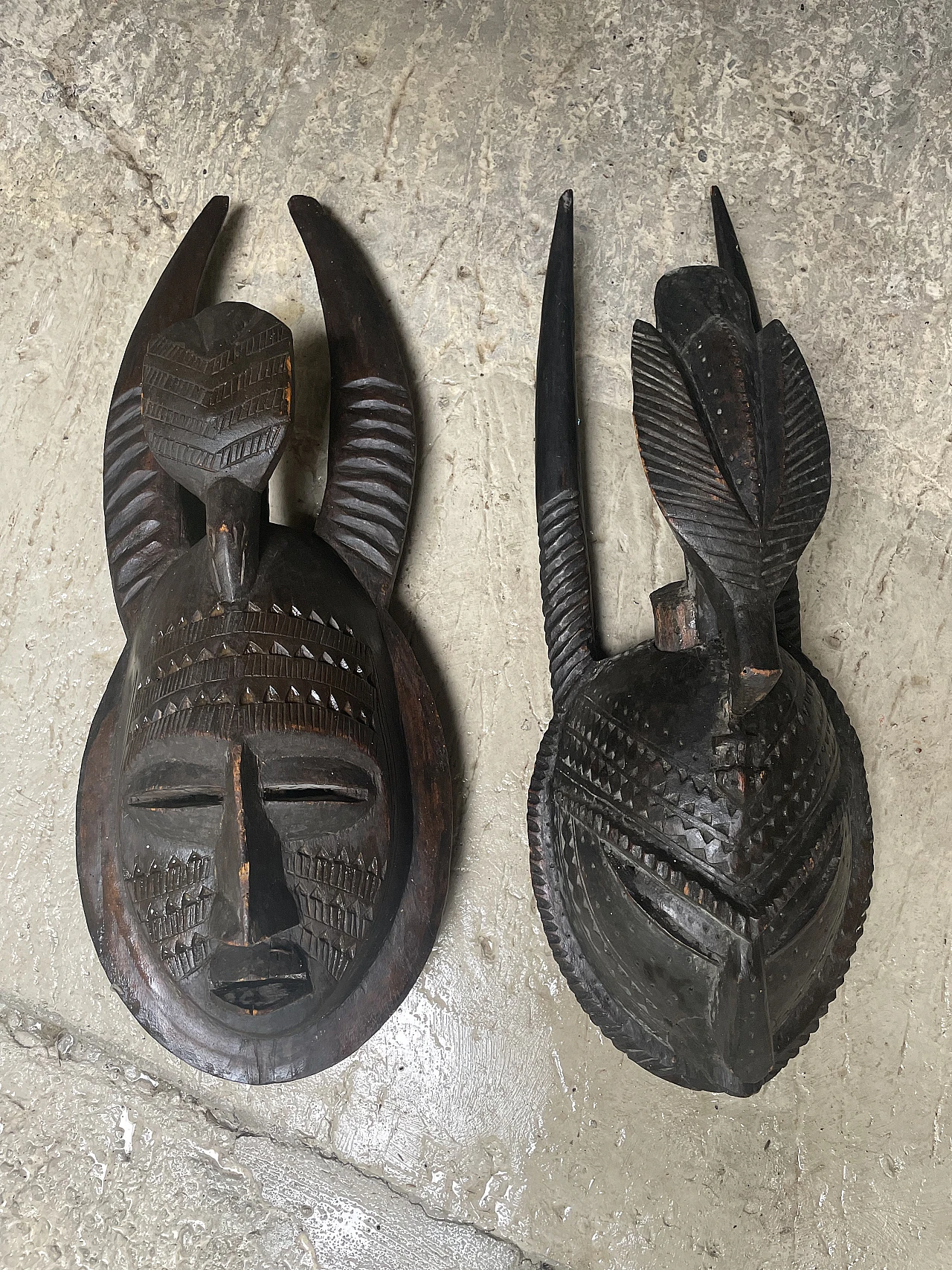 Pair of African masks, late 19th century 4