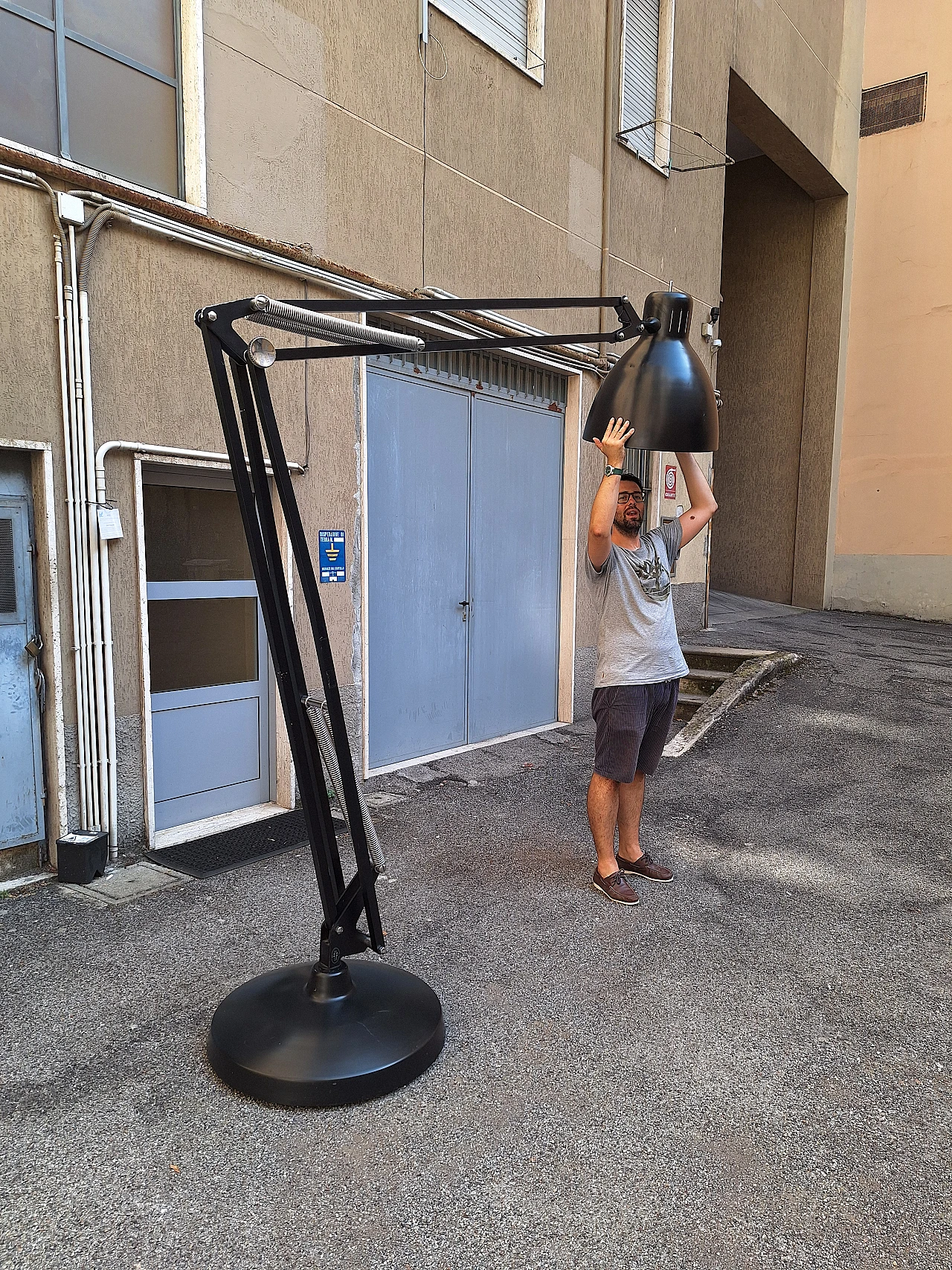 Lampada da terra JJ Great di Jac Jacobsen per Luxit Leucos, 1990s 9