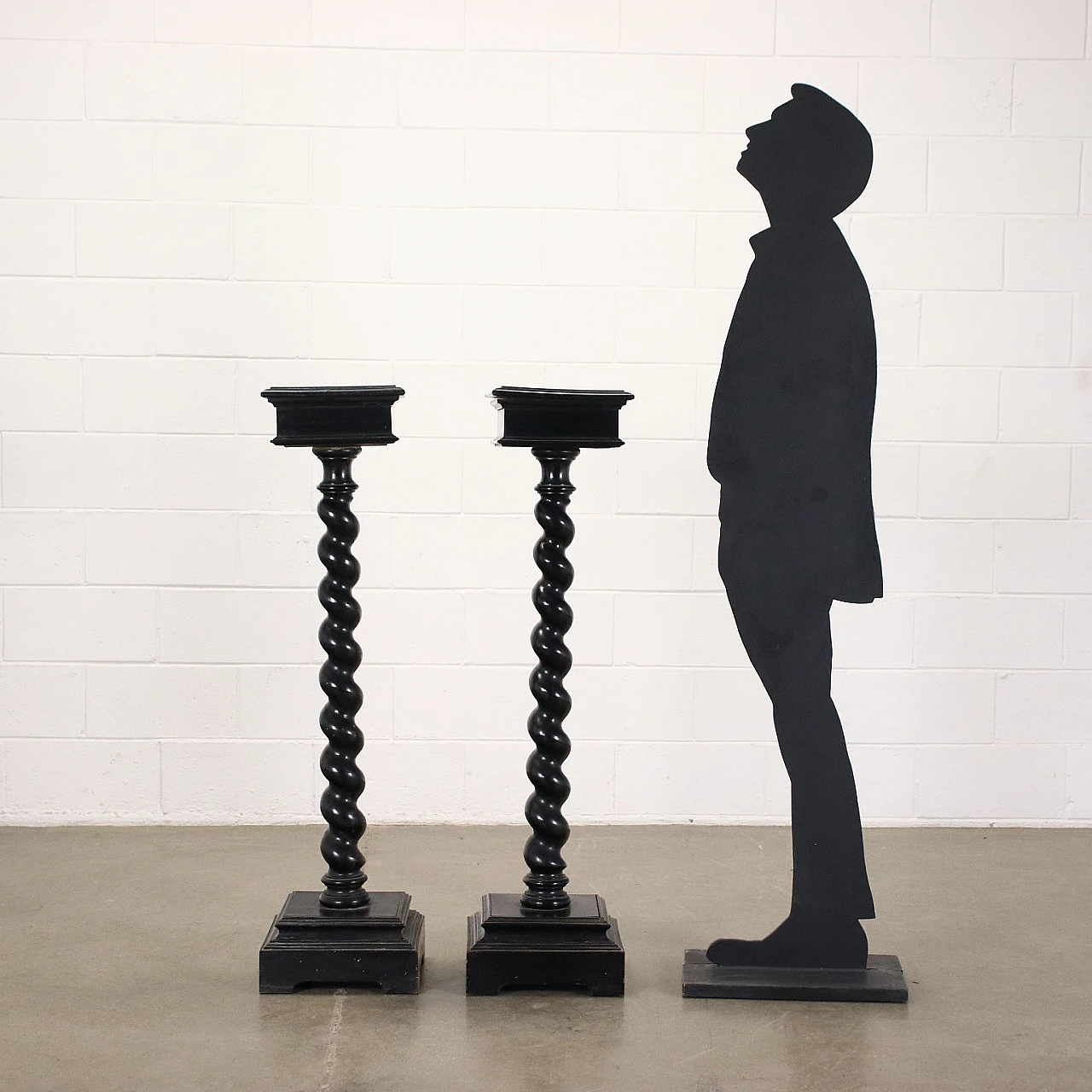 Coppia di colonne portavaso in legno ebanizzato, fine '800 2