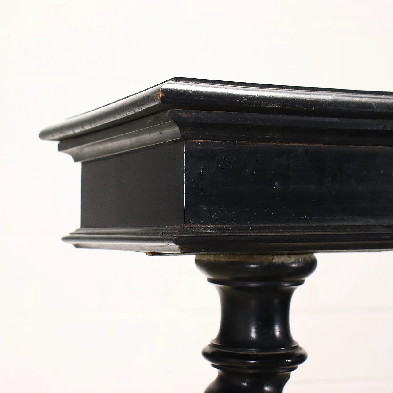 Coppia di colonne portavaso in legno ebanizzato, fine '800 4