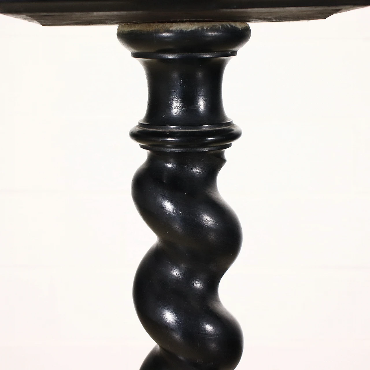 Coppia di colonne portavaso in legno ebanizzato, fine '800 5