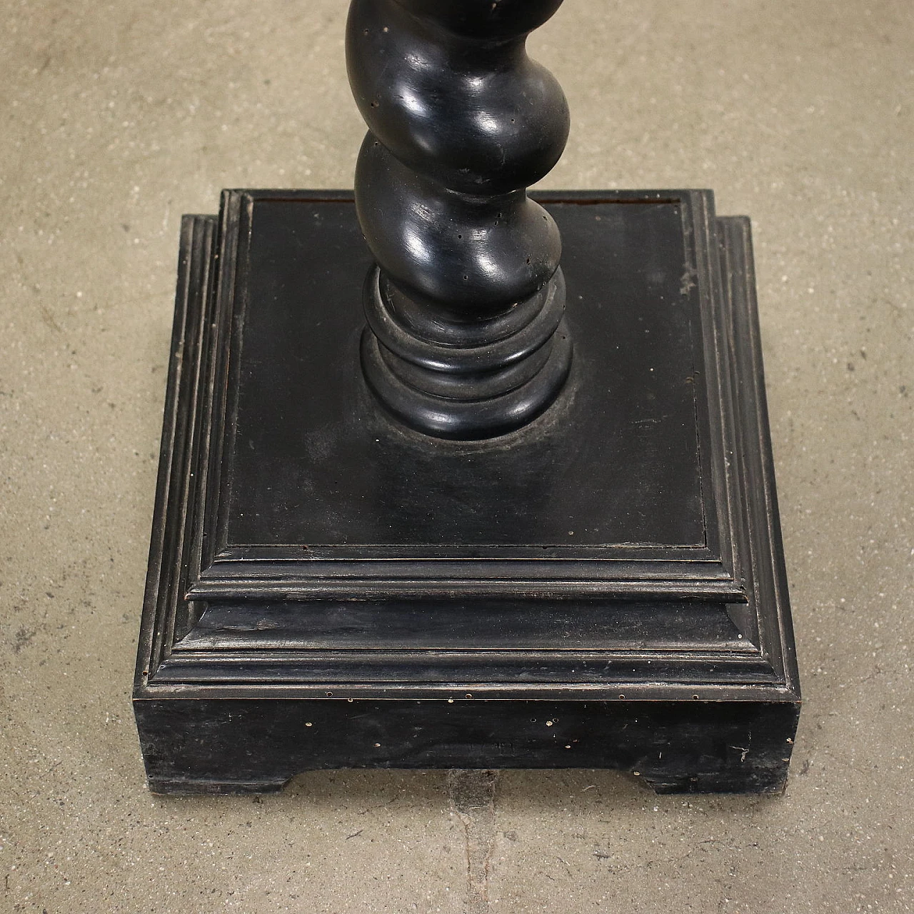 Coppia di colonne portavaso in legno ebanizzato, fine '800 6