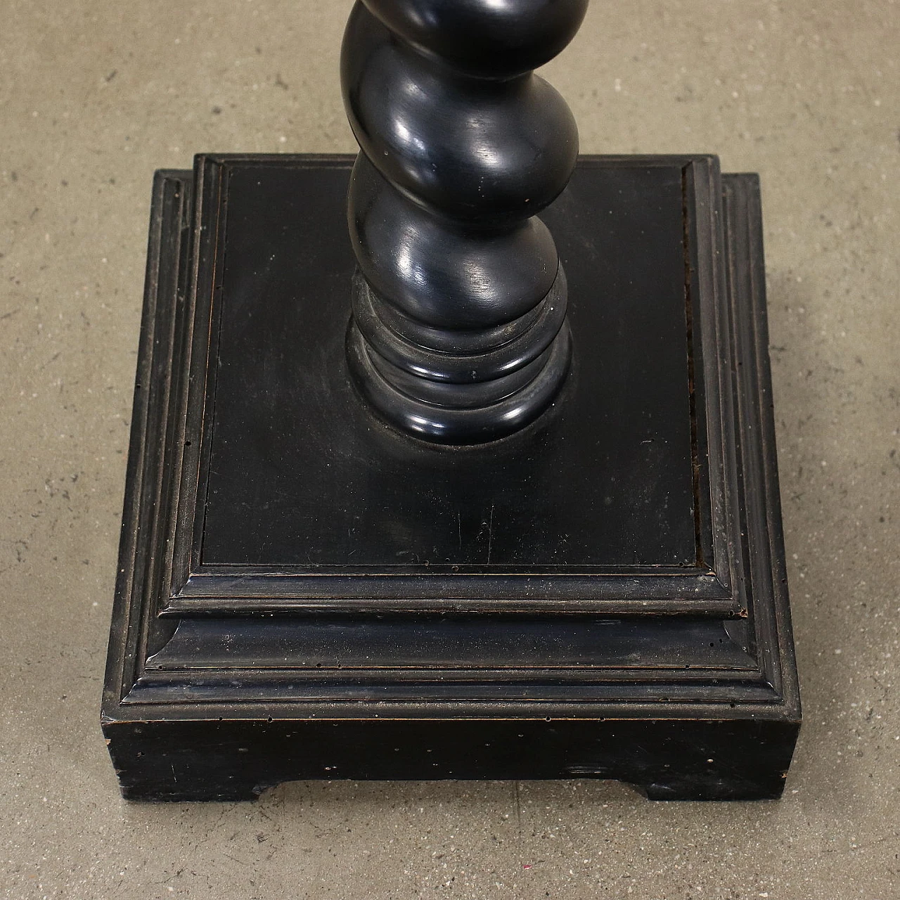 Coppia di colonne portavaso in legno ebanizzato, fine '800 7