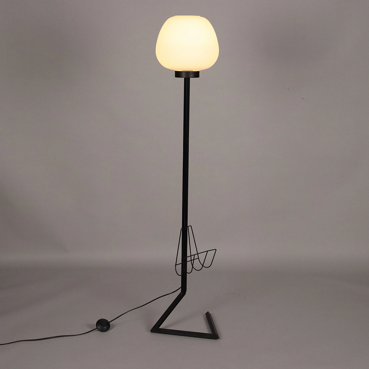 Enamelled metal and glass floor lamp with magazine rack, 1960s 1