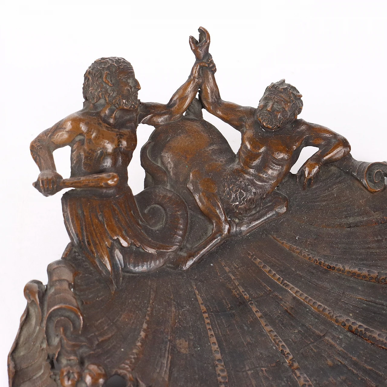 Ciotola in rame sbalzato e cesellato, '700 3