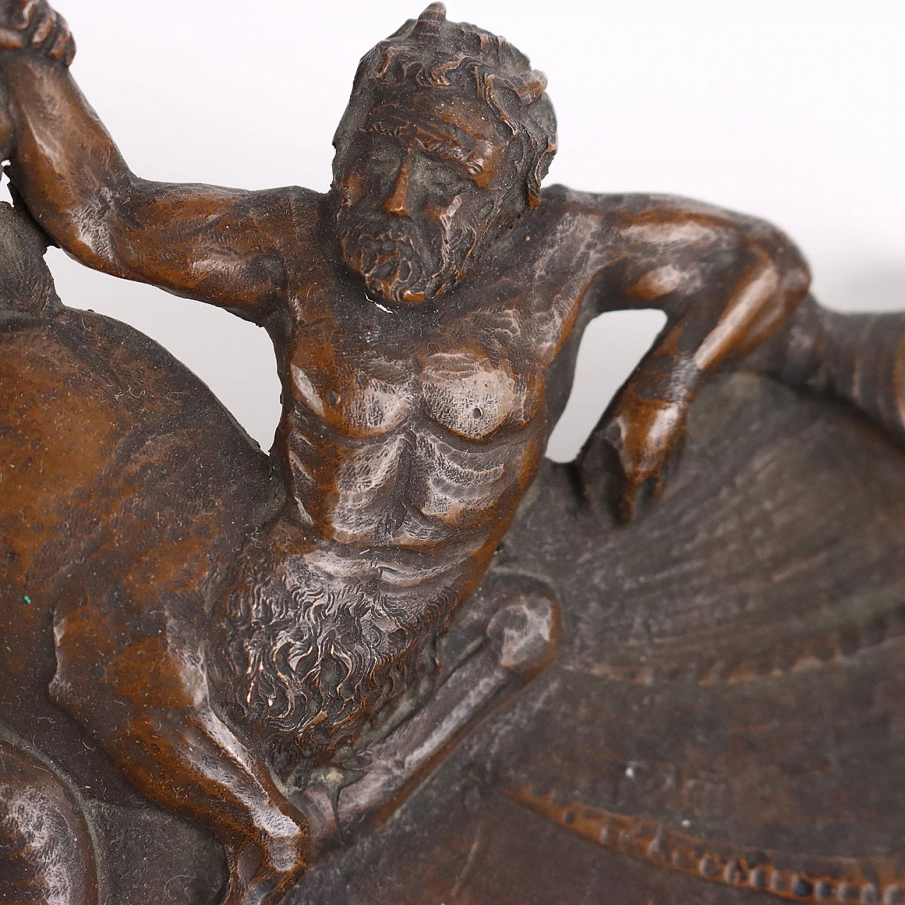 Ciotola in rame sbalzato e cesellato, '700 5