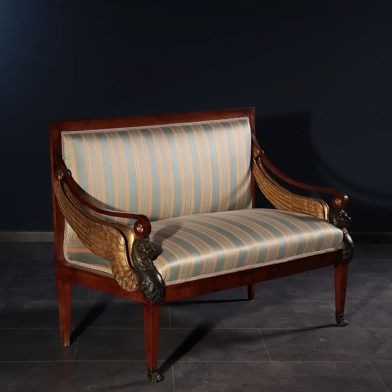 4 Divanetti Restaurazione in noce lastronati in ciliegio, primo quarto '800 2