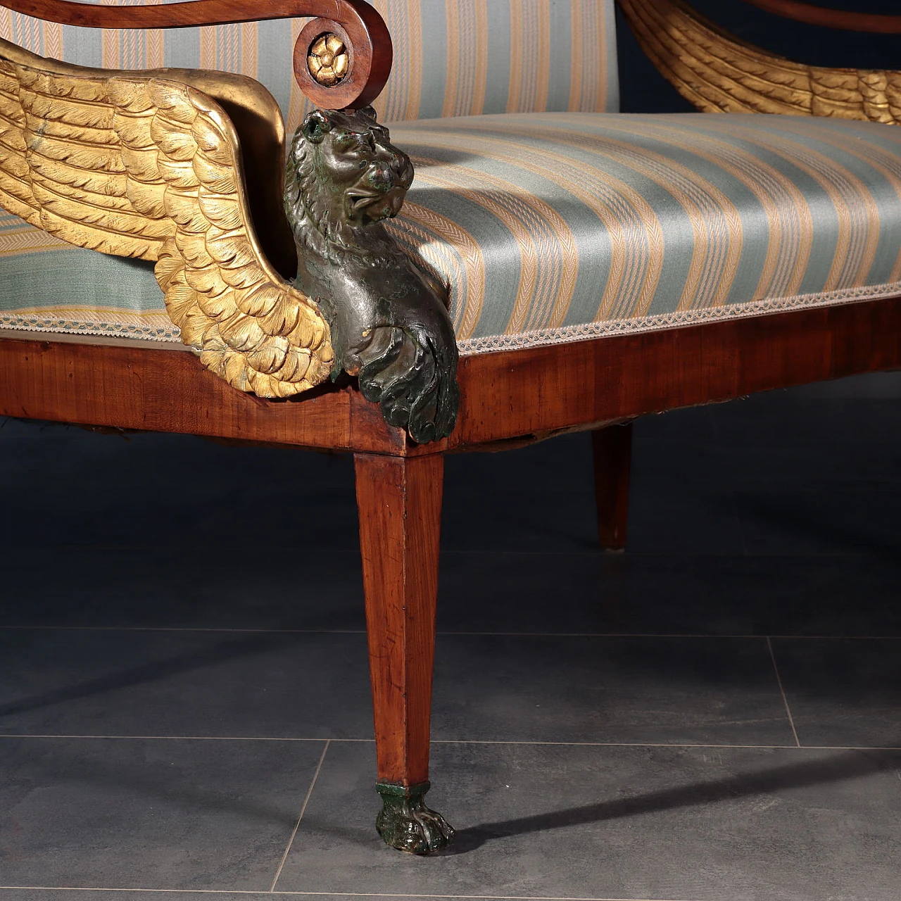 4 Divanetti Restaurazione in noce lastronati in ciliegio, primo quarto '800 6