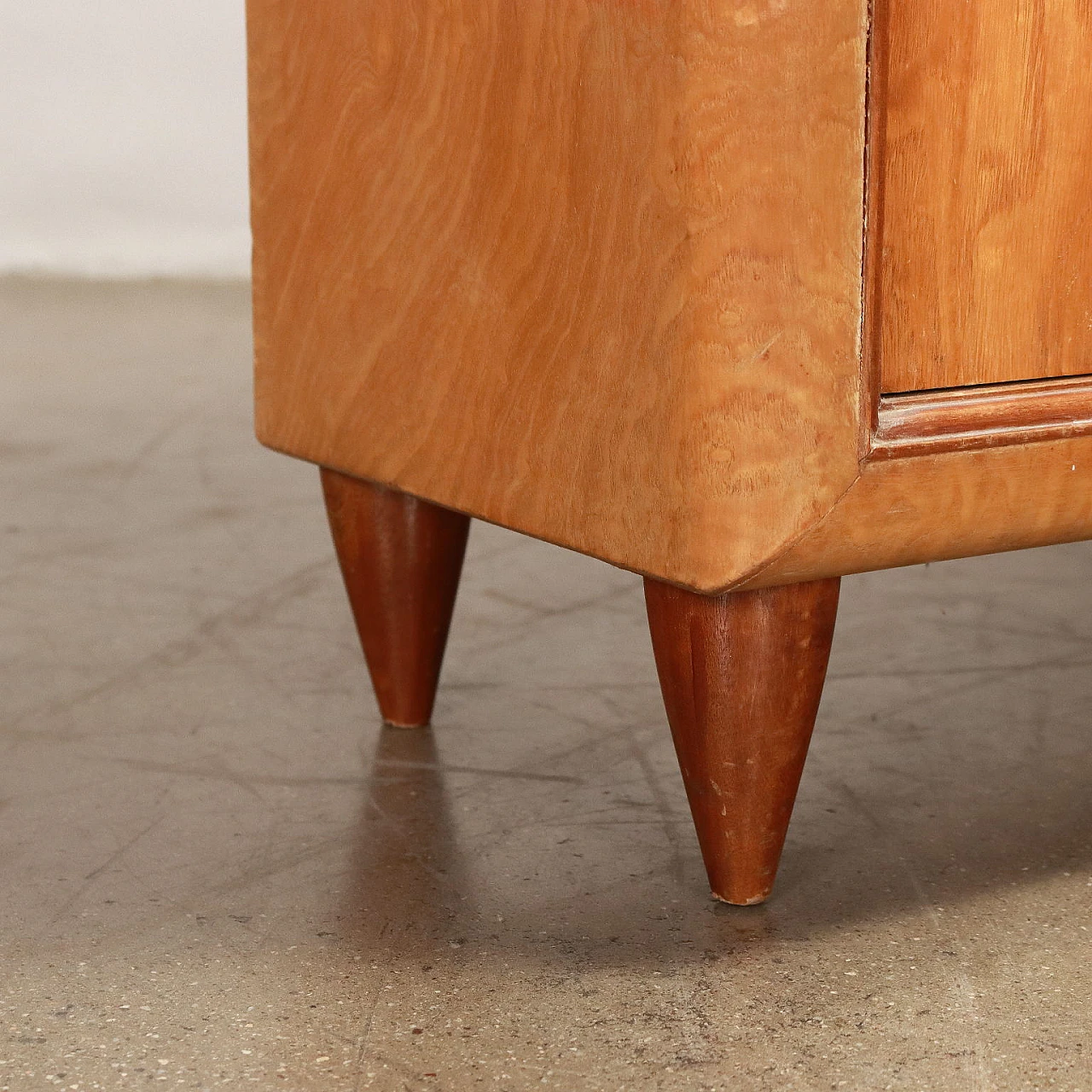 Appendiabiti da parete in legno impiallacciato radica con anta scorrevole, anni '50 10