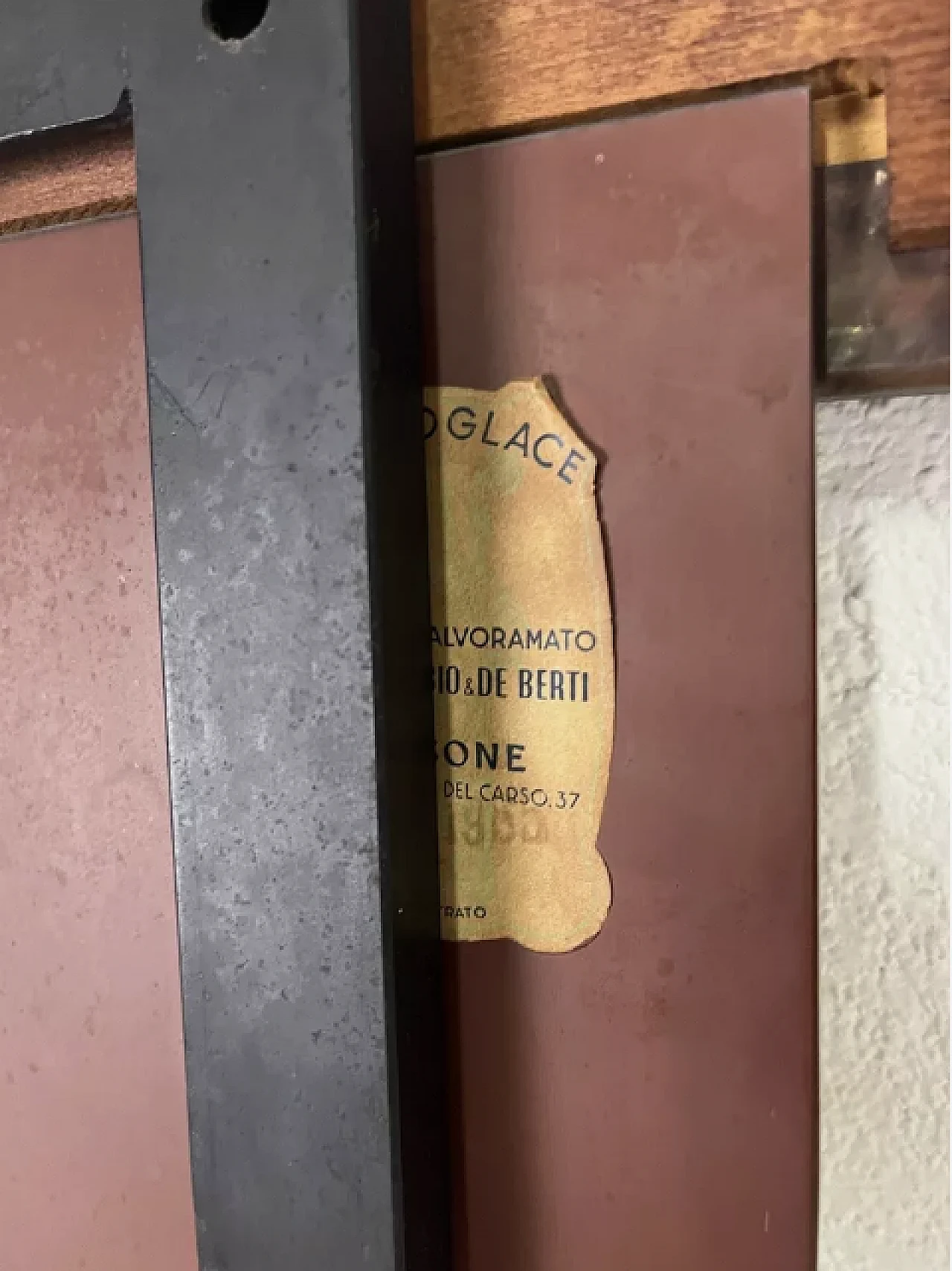 Specchio e cassapanca in legno e rame smaltato, anni '50 12