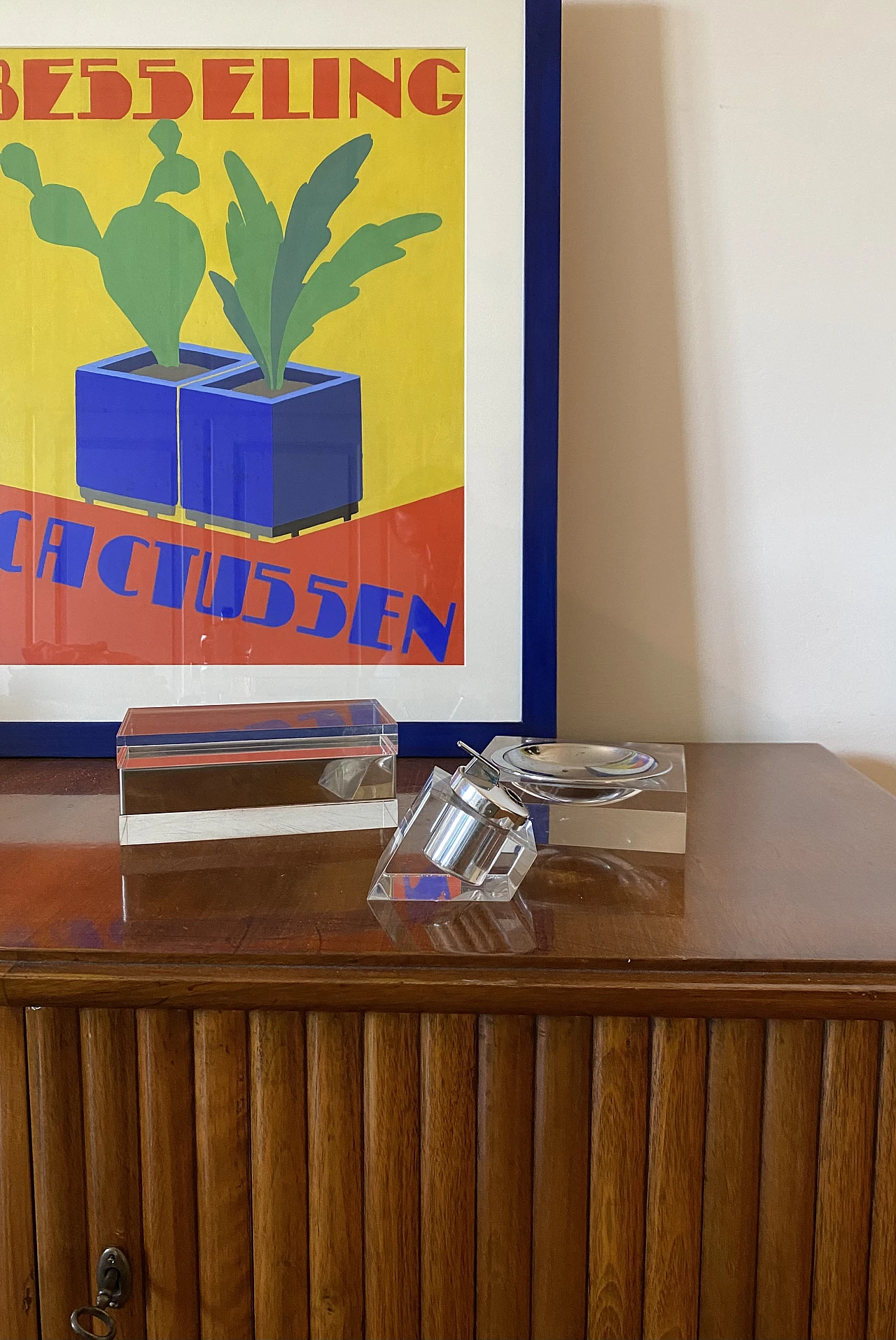 Hollywood regency lucite tuxedo set, Guzzini Italy 1970 2