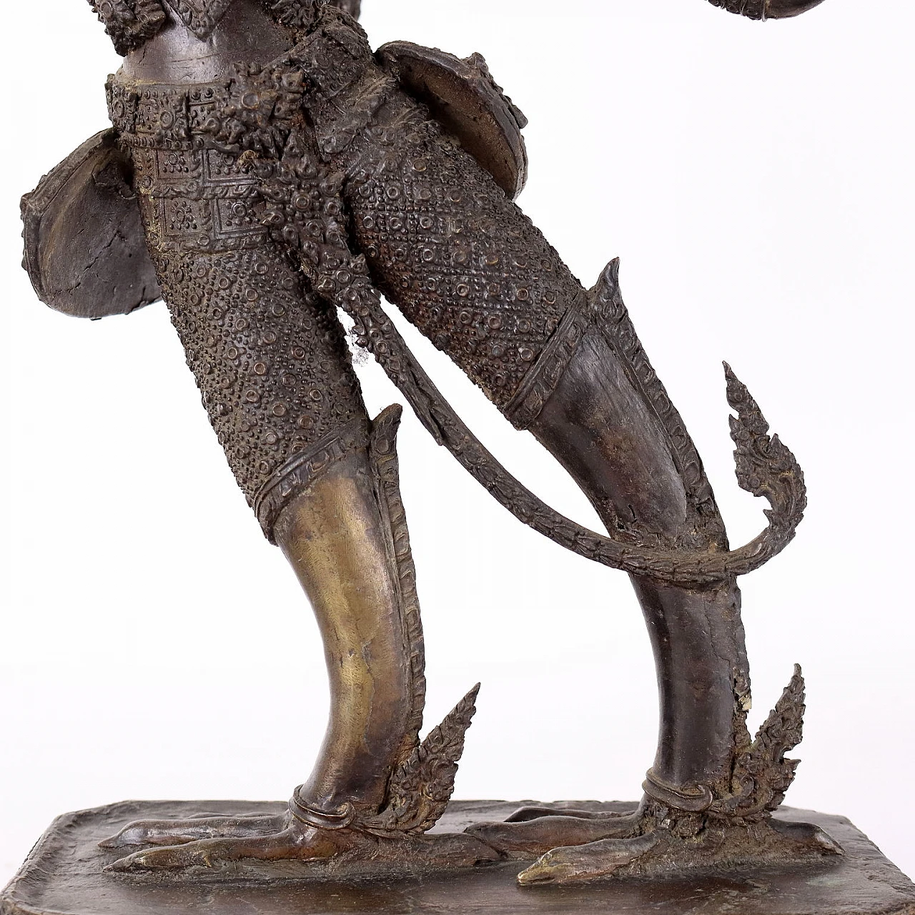 Figura in Bronzo di una Apsara Ninfa Celeste 6