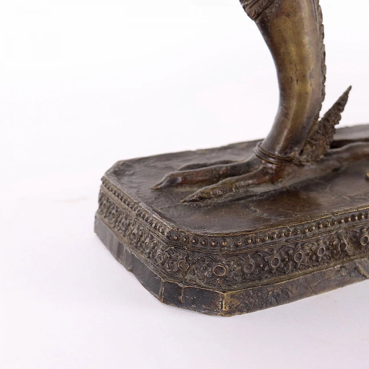 Figura in Bronzo di una Apsara Ninfa Celeste 7
