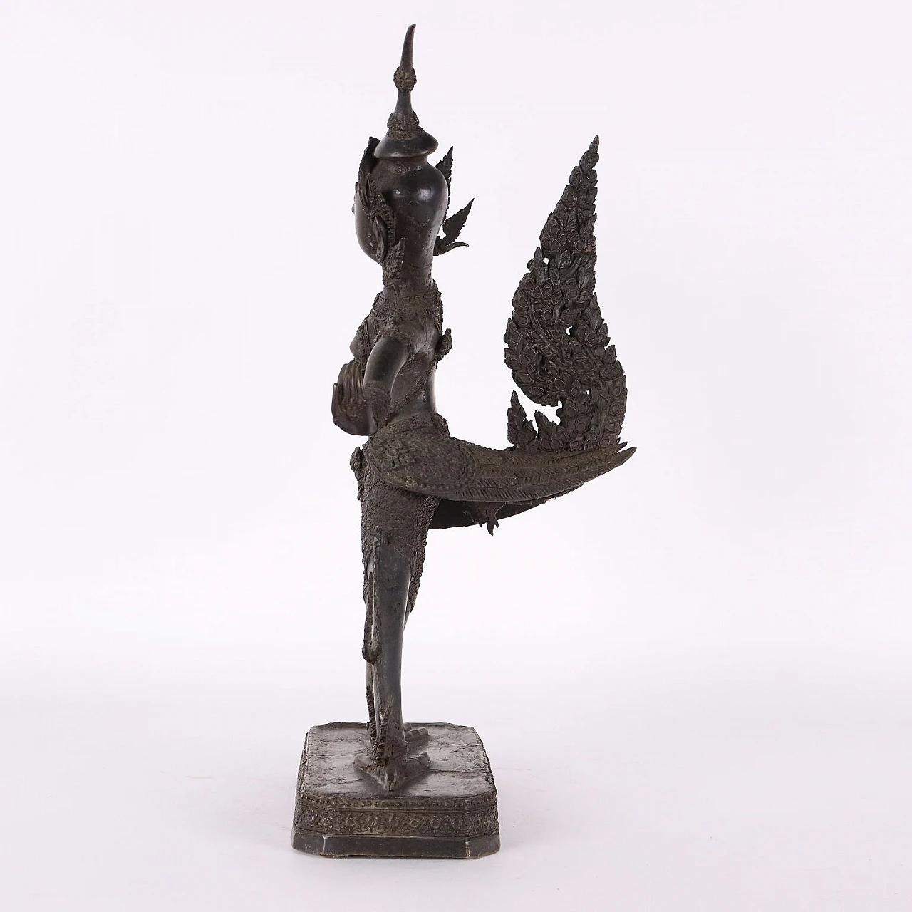 Figura in Bronzo di una Apsara Ninfa Celeste 8