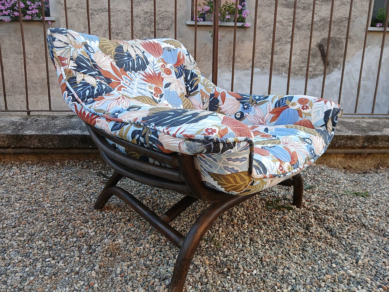 Floral armchair, 70s 4