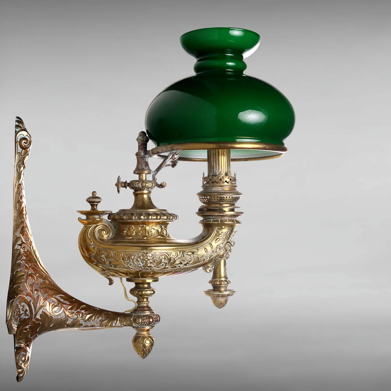 Pair of wall oil lamps in green glass by Wild & Wessel, 19th century 3