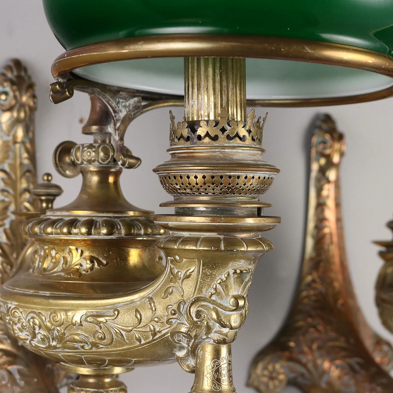 Pair of wall oil lamps in green glass by Wild & Wessel, 19th century 6