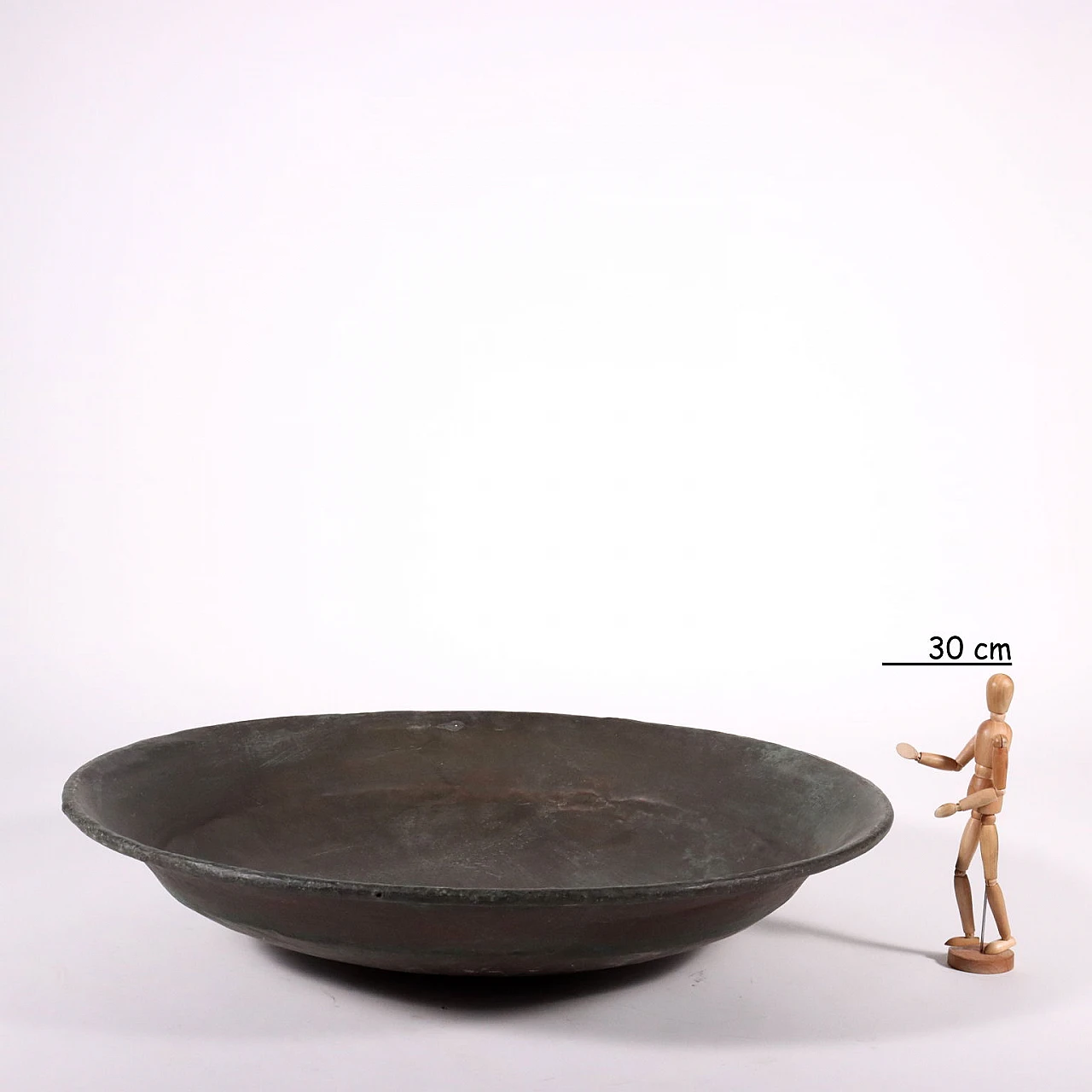 Large copper bowl, 19th century 2