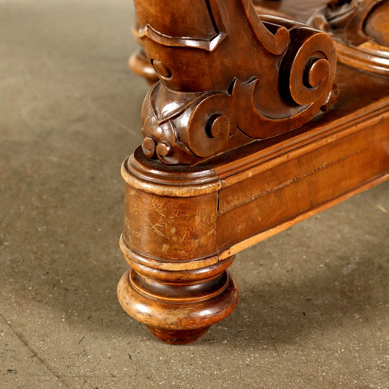 Tavolo a cestello allungabile in noce, seconda metà dell'800 6