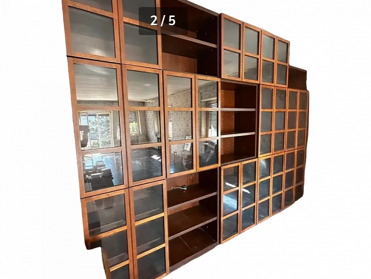 Grande libreria modulare in noce con vetrine di B&B, anni '70 11