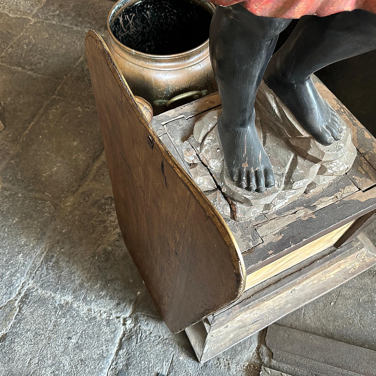 Biscuit-shaped brass mirror by Gio Ponti, 1950s 10