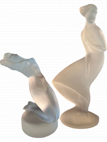 Coppia di statuine figure femminili in vetro, anni '20
