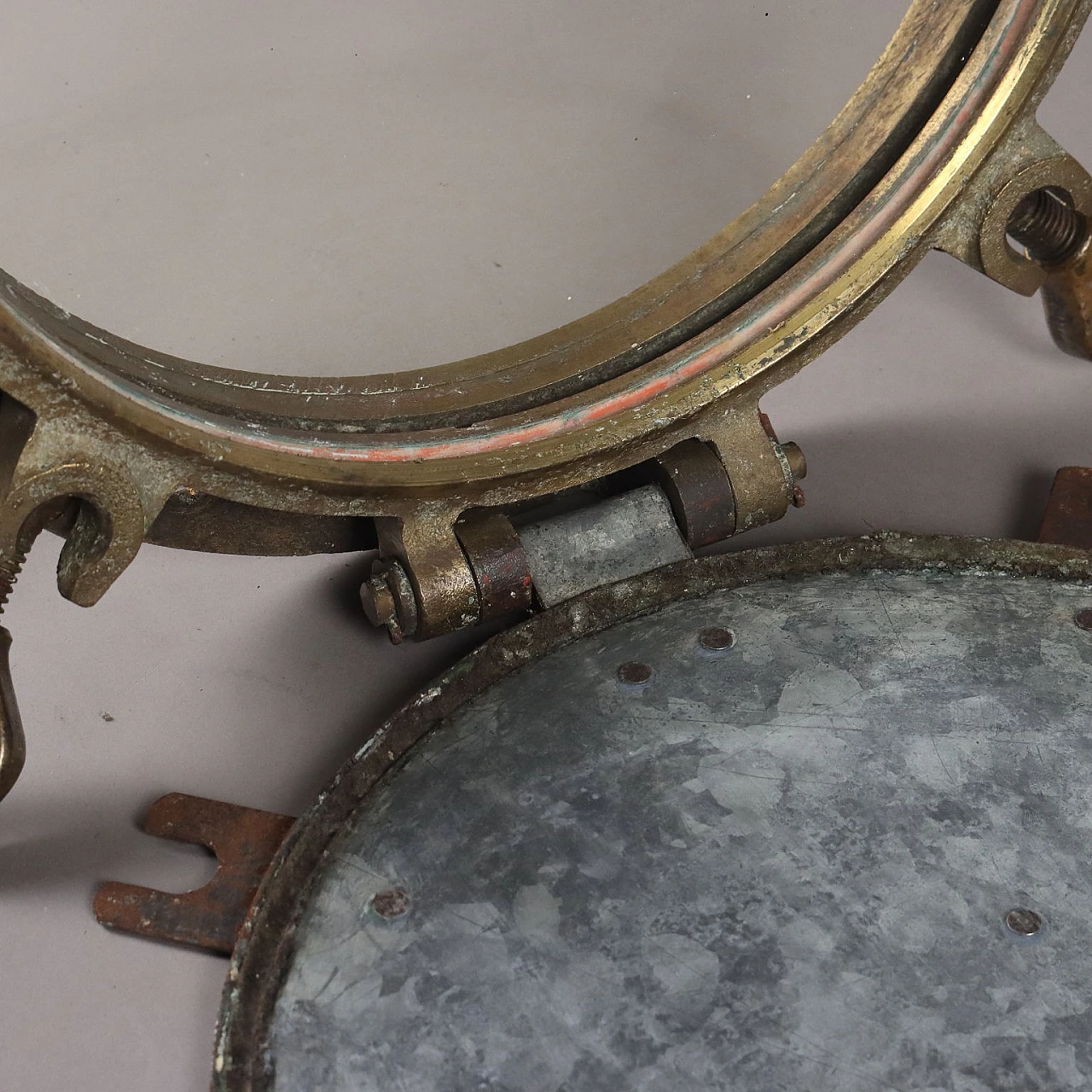 Oblò da nave in ottone e ferro, fine '900 4