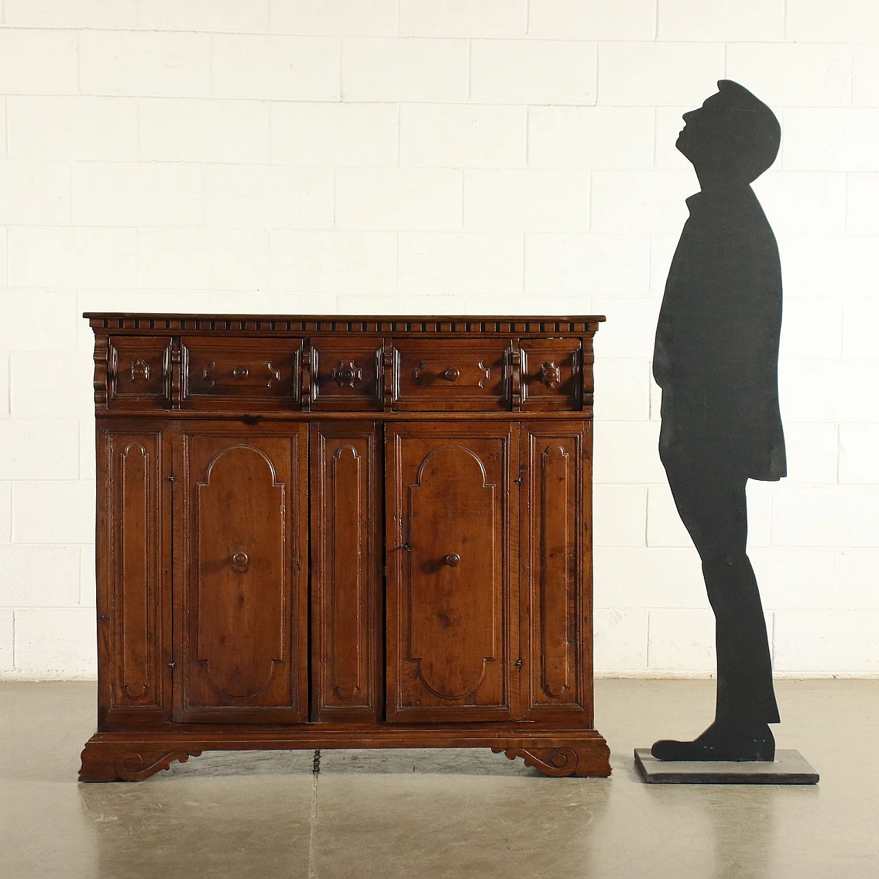 Baroque sideboard in walnut and various woods, 17th century 2