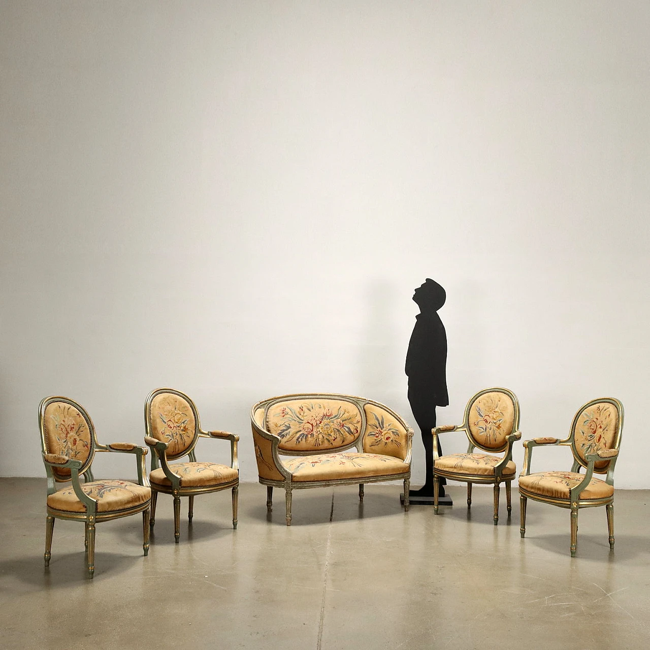 4 Neoclassical style lacquered and gilded wood armchairs and sofa, early 20th century 2