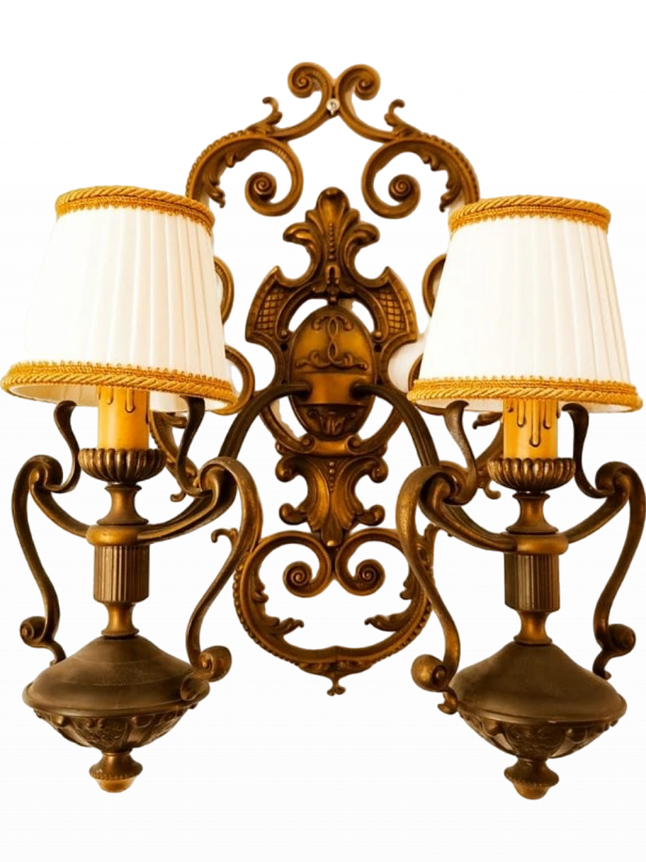 Lampada da parete a due luci in ottone con paralumi in seta, anni '50 14