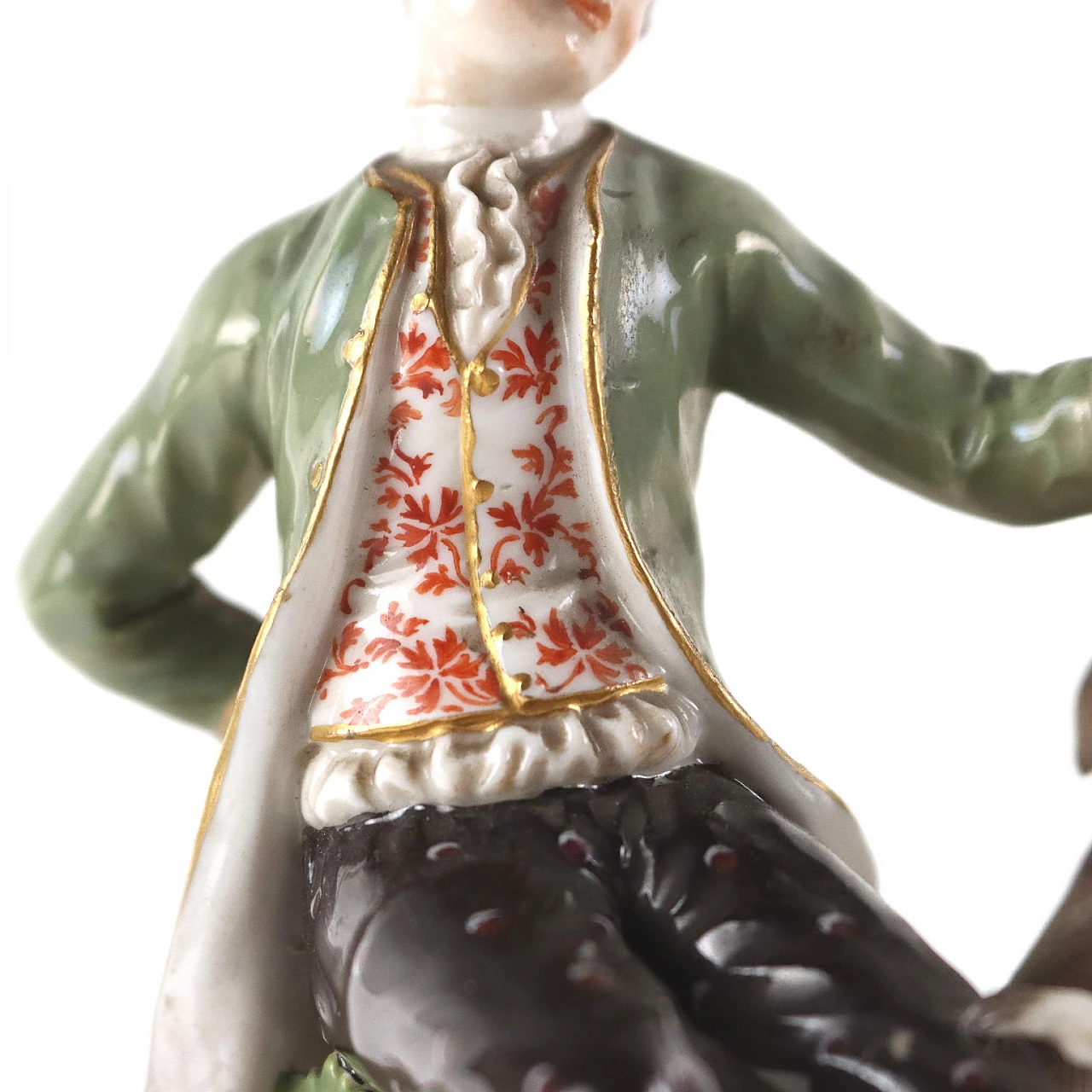 Meissen porcelain sculpture of courtier with hunting dogs, mid-19th century 5