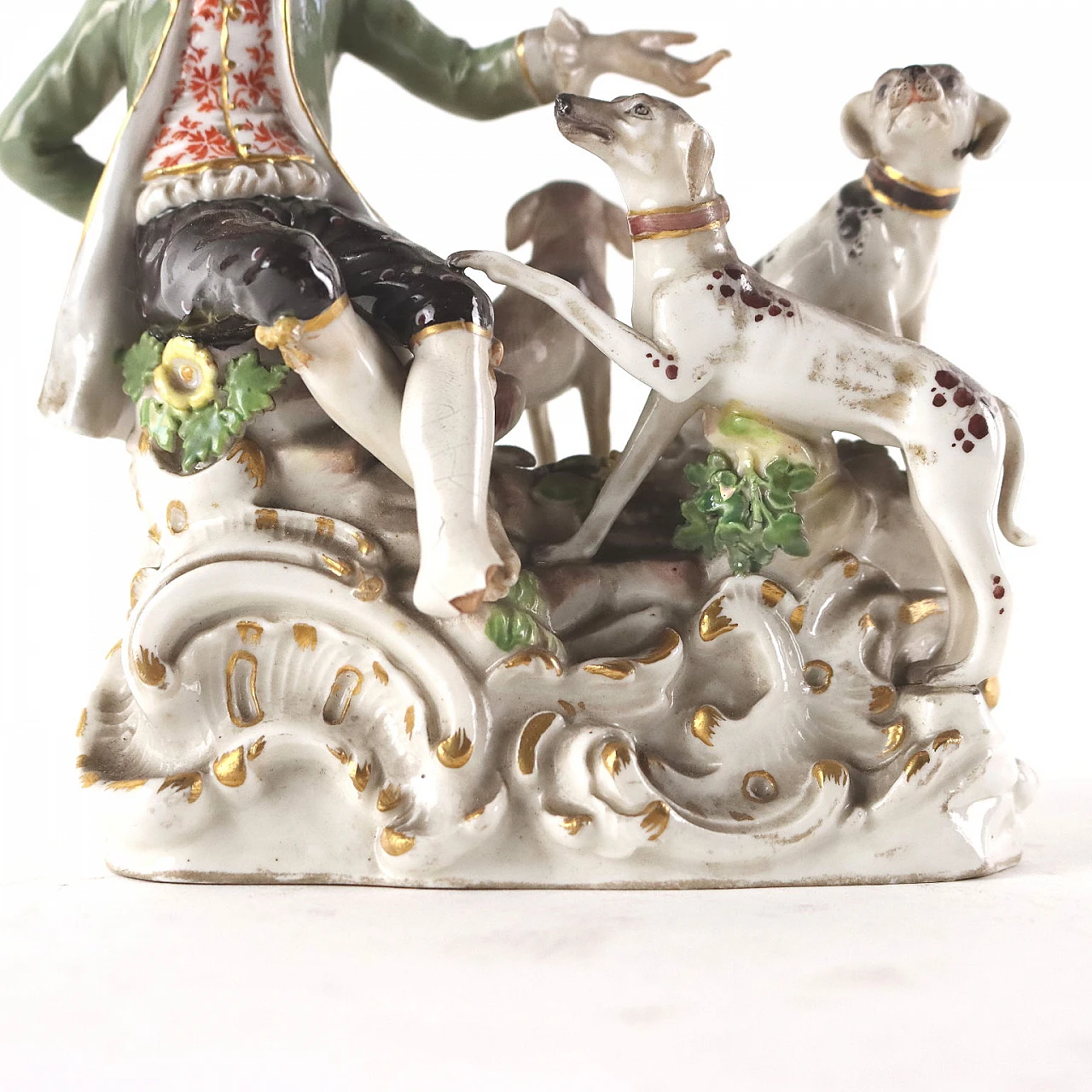 Meissen porcelain sculpture of courtier with hunting dogs, mid-19th century 8
