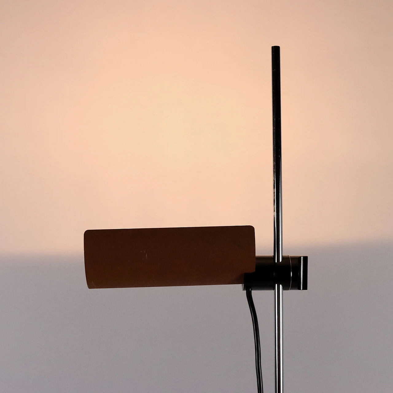 Lampada da terra con struttura e base in metallo, anni '70 3