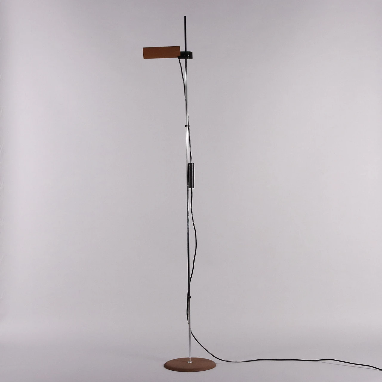 Lampada da terra con struttura e base in metallo, anni '70 7