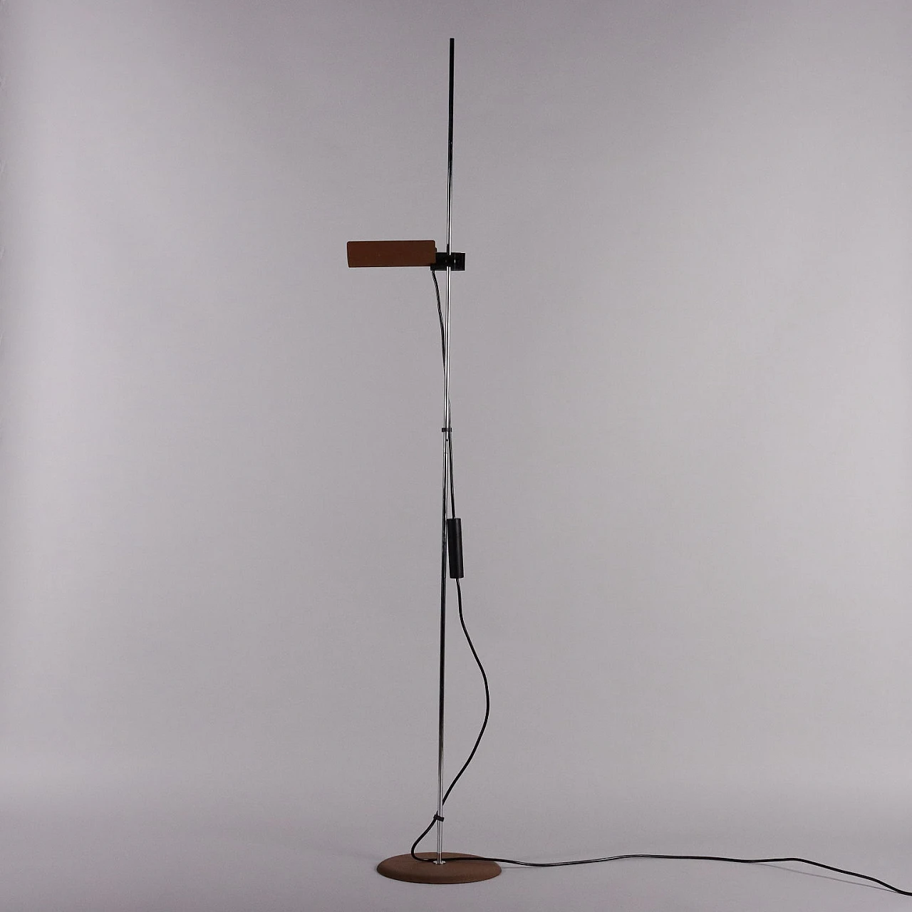 Lampada da terra con struttura e base in metallo, anni '70 8