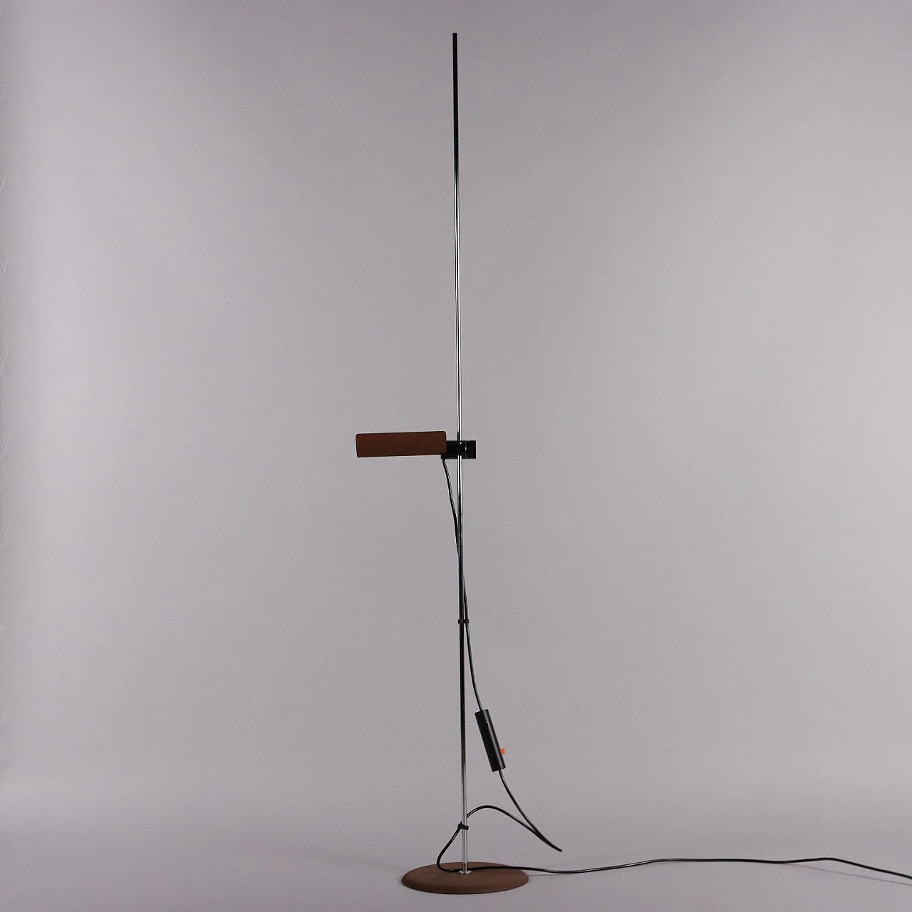 Lampada da terra con struttura e base in metallo, anni '70 9