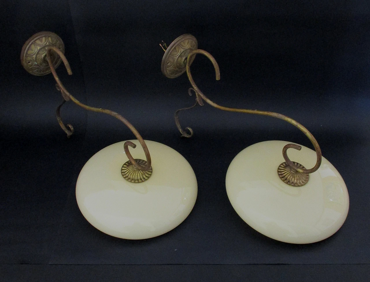 Pair of Liberty wall lamps in brass and glass from the 1900s 5