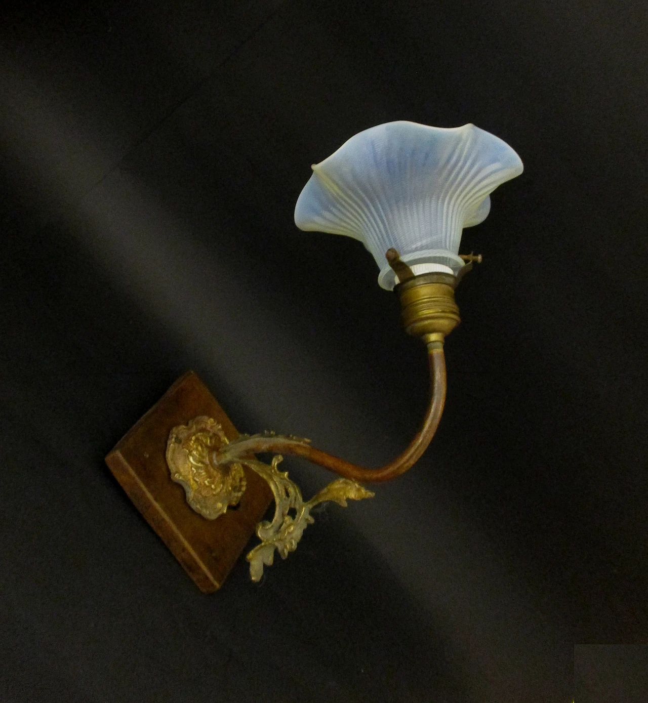 Liberty wall light in brass, wood, glass, opaline, 1900s 6