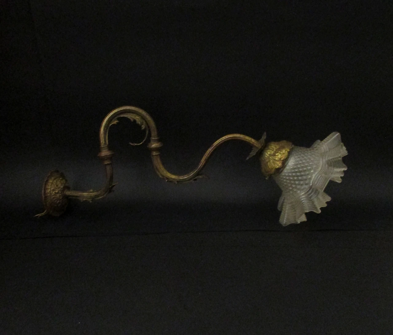 Liberty wall light in bronze and glass from the 1900s 1