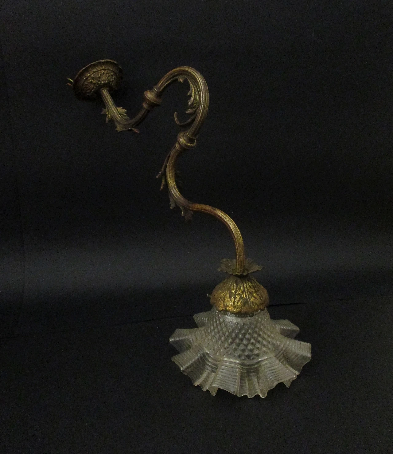 Liberty wall light in bronze and glass from the 1900s 2