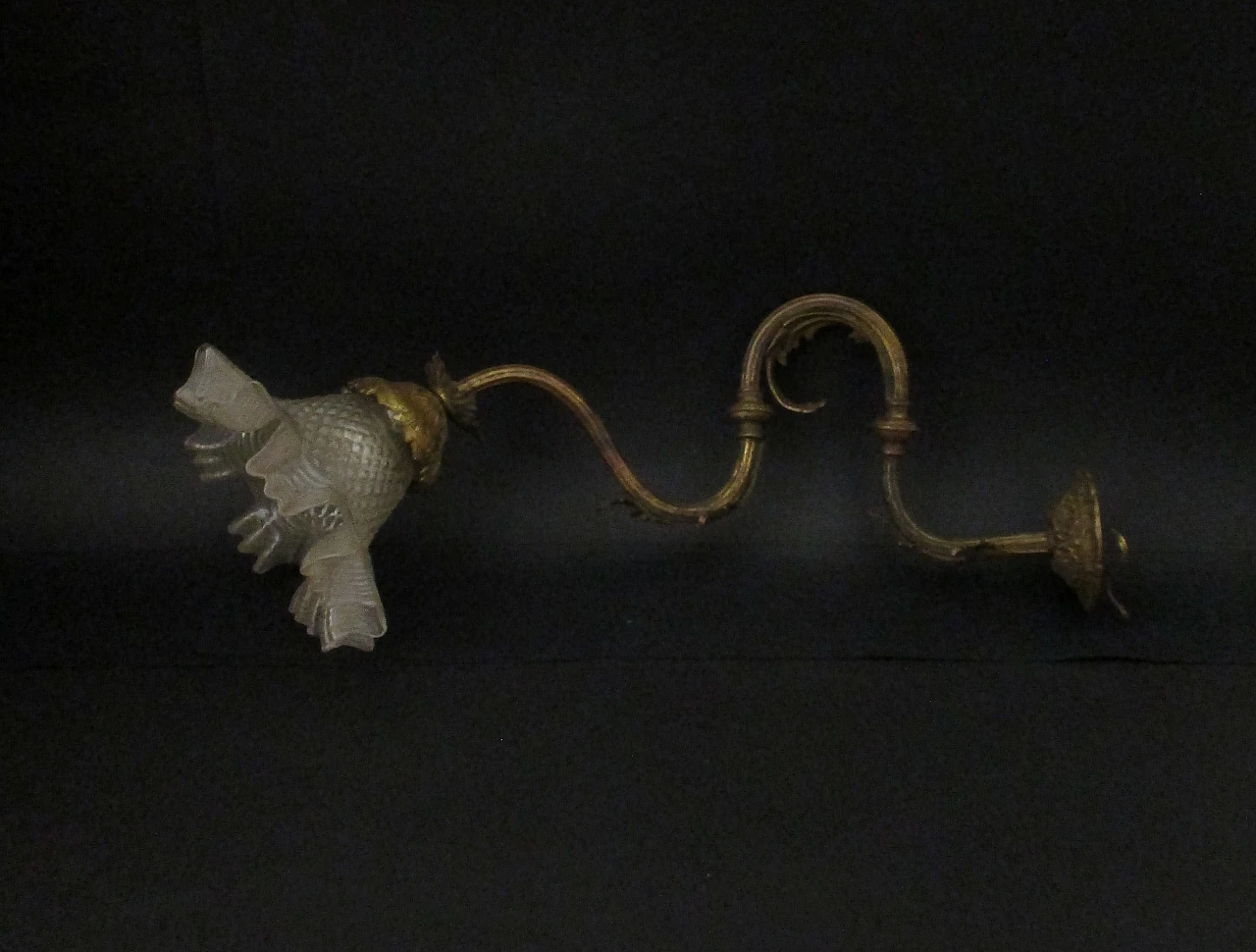 Liberty wall light in bronze and glass from the 1900s 3