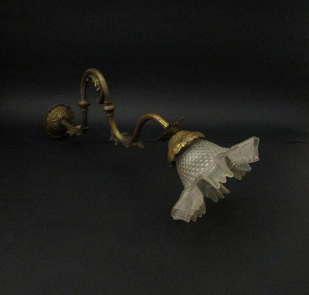 Liberty wall light in bronze and glass from the 1900s 5