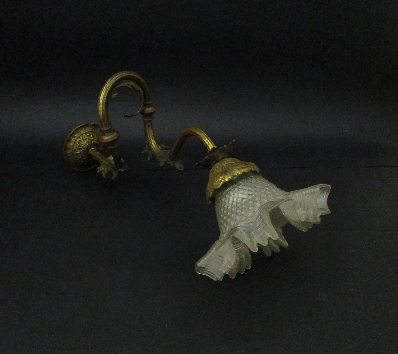 Liberty wall light in bronze and glass from the 1900s 6