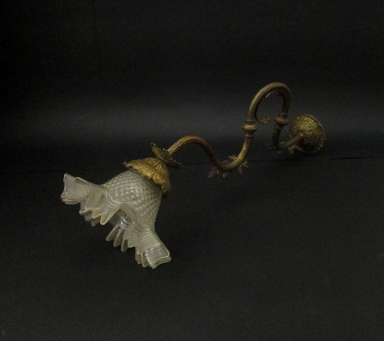 Liberty wall light in bronze and glass from the 1900s 7